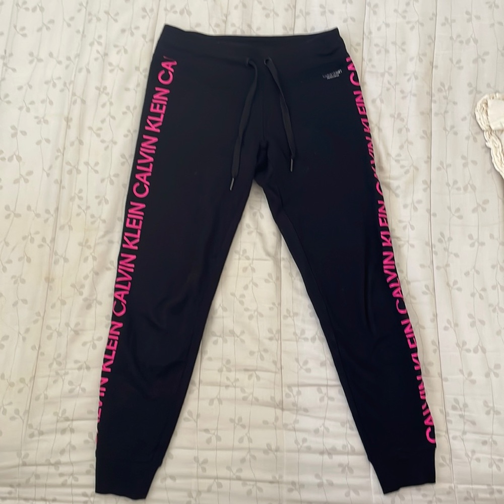 black sweatpants